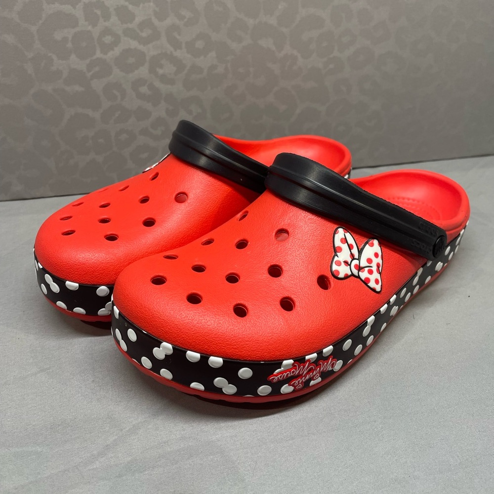 Minnie Mouse Crocs women’s 11. Almost new, worn a couple of times.